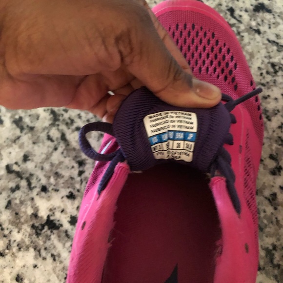 Running shoes - Picture 3 of 5